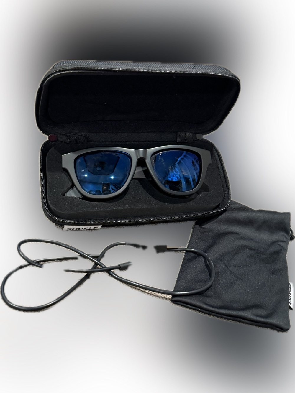 ZUNGLE Bluetooth Audio Smart Sunglasses – Polarized Lenses – Complete Set